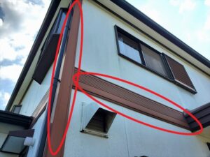 蓮田市にて外壁診断、出隅装飾板と帯板の塗膜退色