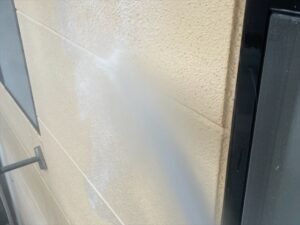 白岡市にて外壁のバイオ高圧洗浄
