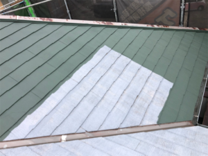 久喜市にて屋根の中塗り塗装
