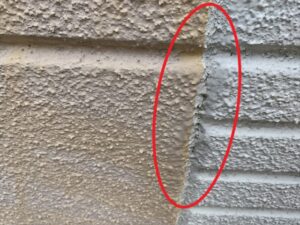 白岡市にてALC外壁目地部分の塗膜のひび割れ
