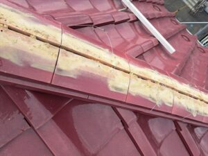 杉戸町にて瓦屋根の既存棟の解体、盛り土の撤去
