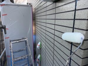 加須市にて外壁の上塗り