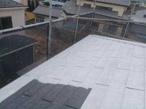 久喜市にて屋根の下塗り塗装