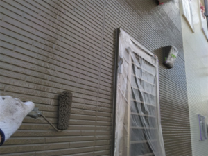 久喜市にて外壁の上塗り塗装